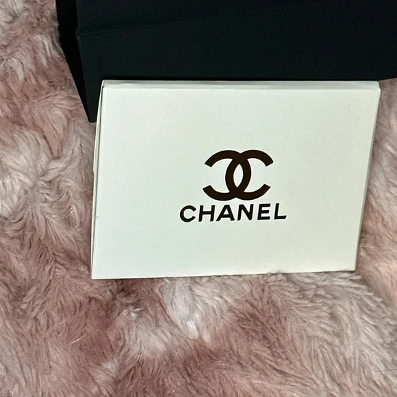 CHANEL PACKAGE/GIFT - Picture 7 of 10